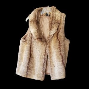Woodland faux collared fur vest.